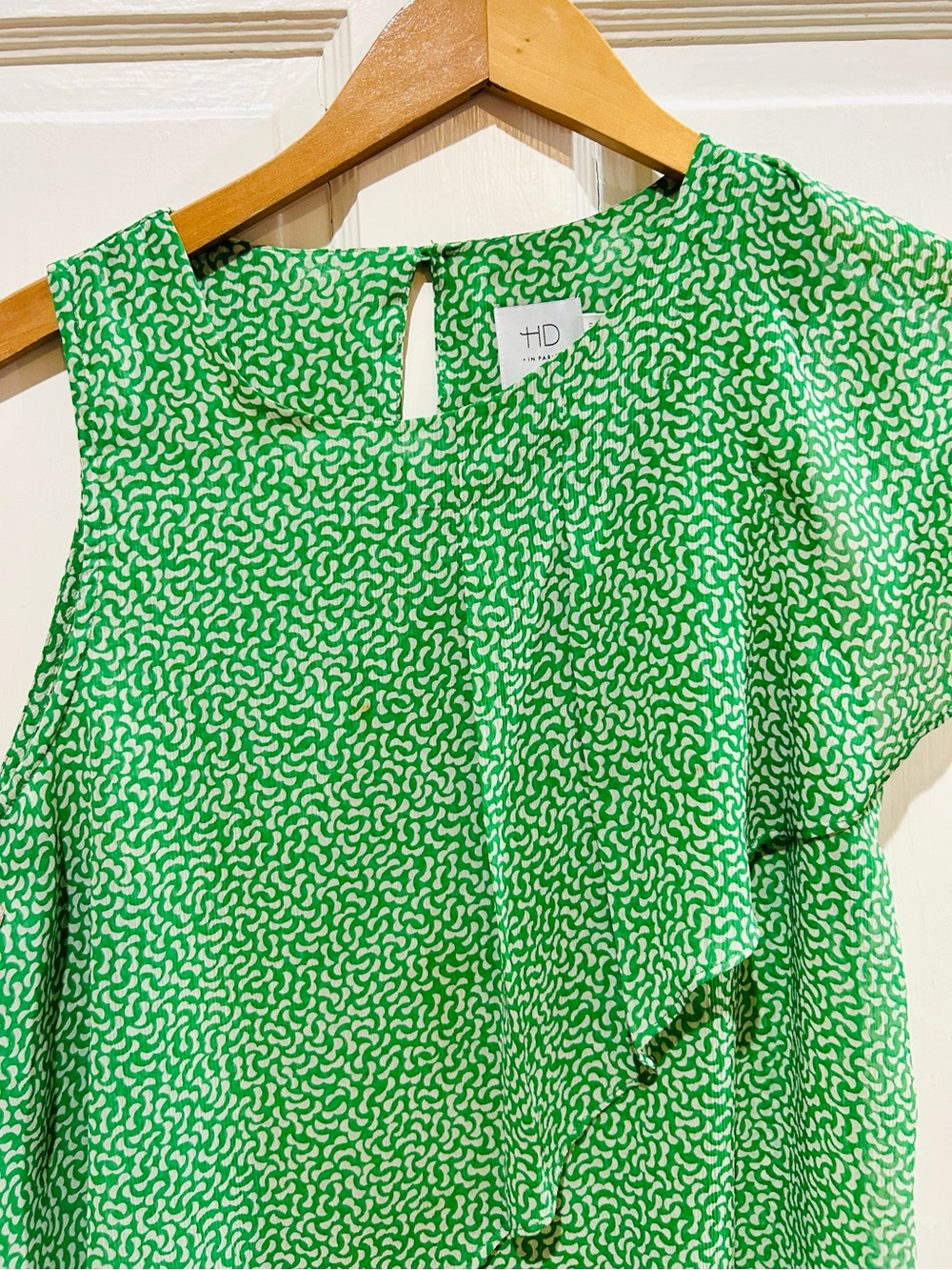 HD in Paris Anthropologie Green Print Asymmetrical Ruffle Sleeveless Top Size 8 - Picture 6 of 9